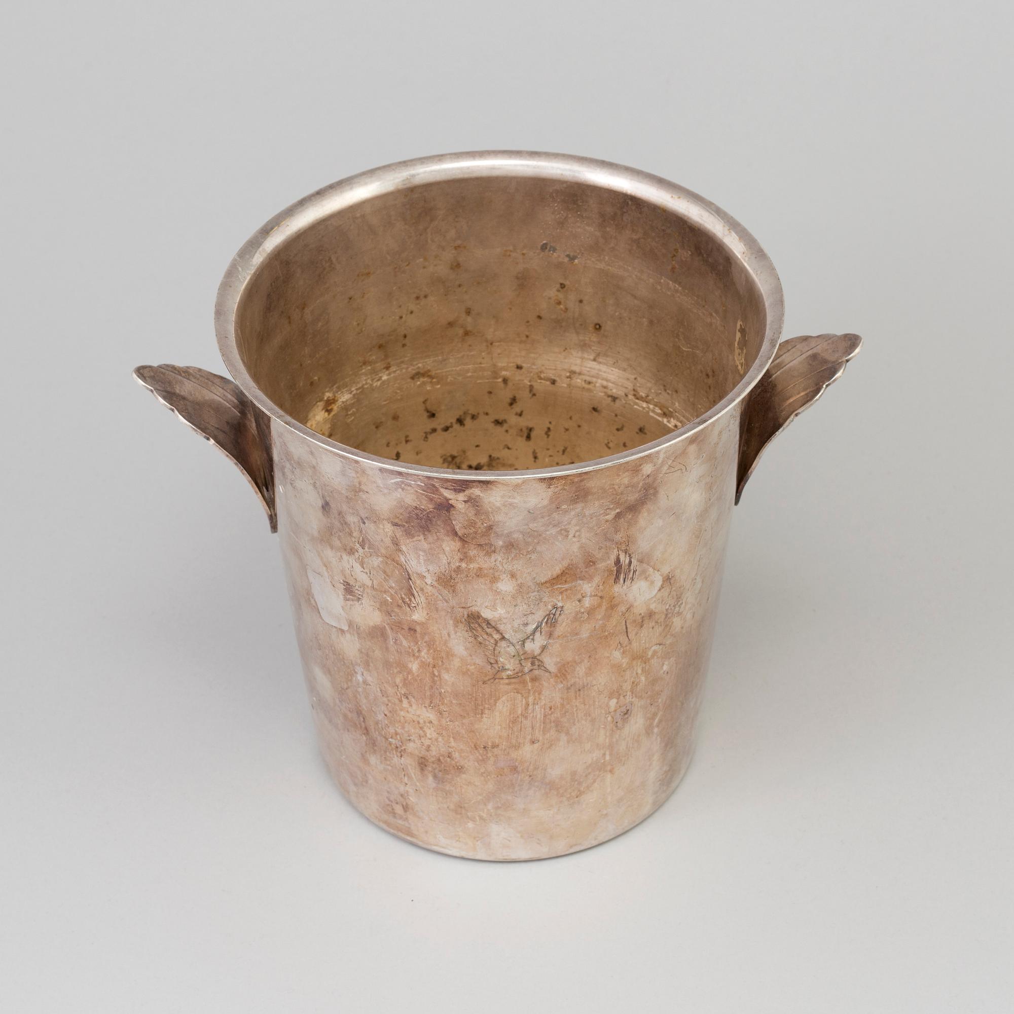 AN ART DÉCO PLATE CHAMPAGNE COOLER, 1930s.