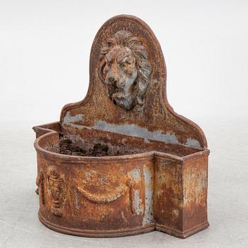 A Cast Iron Garden Fountain, late 20th Century.