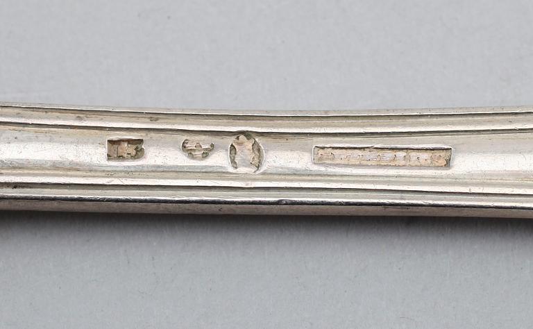 SKEDAR, 9 st, silver, 1900-talets första hälft. Total vikt ca 180 g.