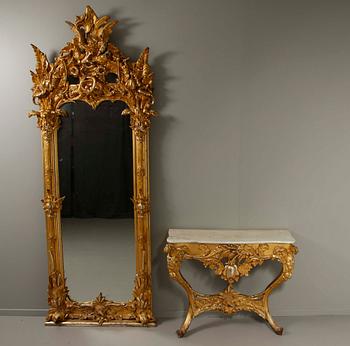 SPEGEL med KONSOLBORD, nyrokoko, 1800-talets andra hälft, förgyllt.