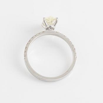 Marquise cut diamond ring, 1,02 ct.