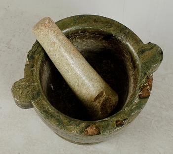 GOLVMORTEL MED STÖT, kolmårdsmarmor, 1800-tal.