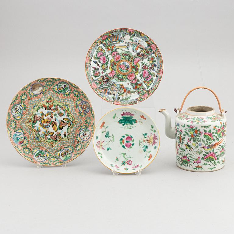 A group of Chinese porcelain, late Qing dynasty, Canton, and 20th century.