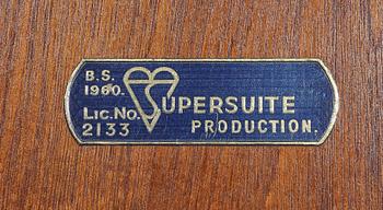 SKÅP, Supersuits produktions, England, omkring 1900-talets mitt.