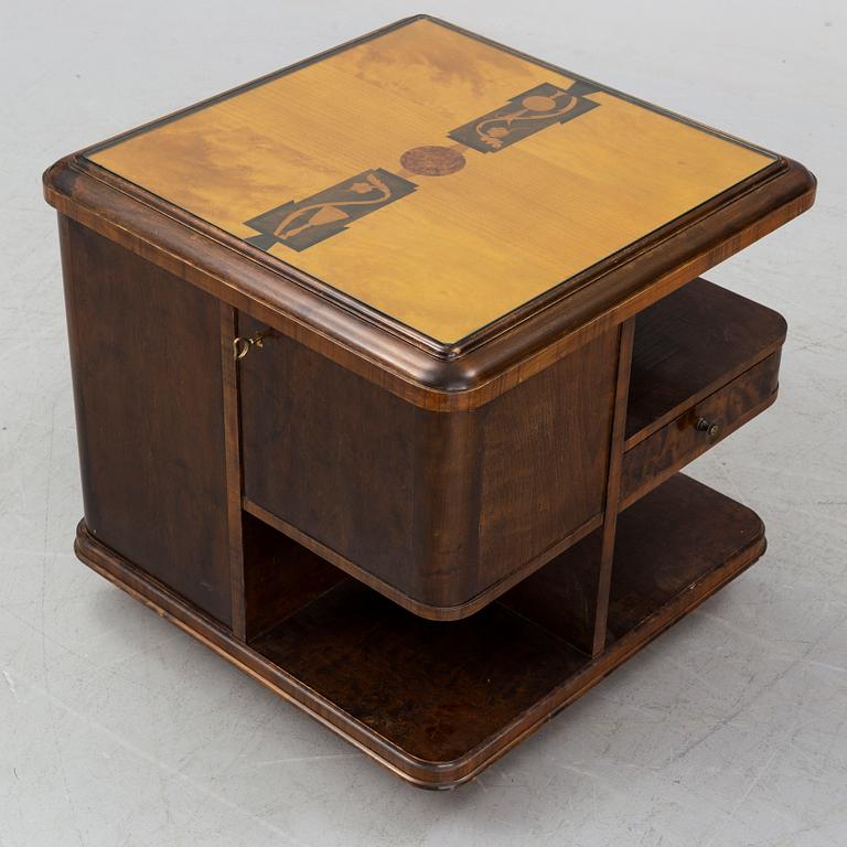 A 1930s table.