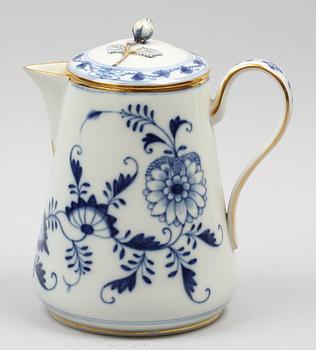 KANNA MED LOCK, porslin, Meissen, "Lökmönstret".