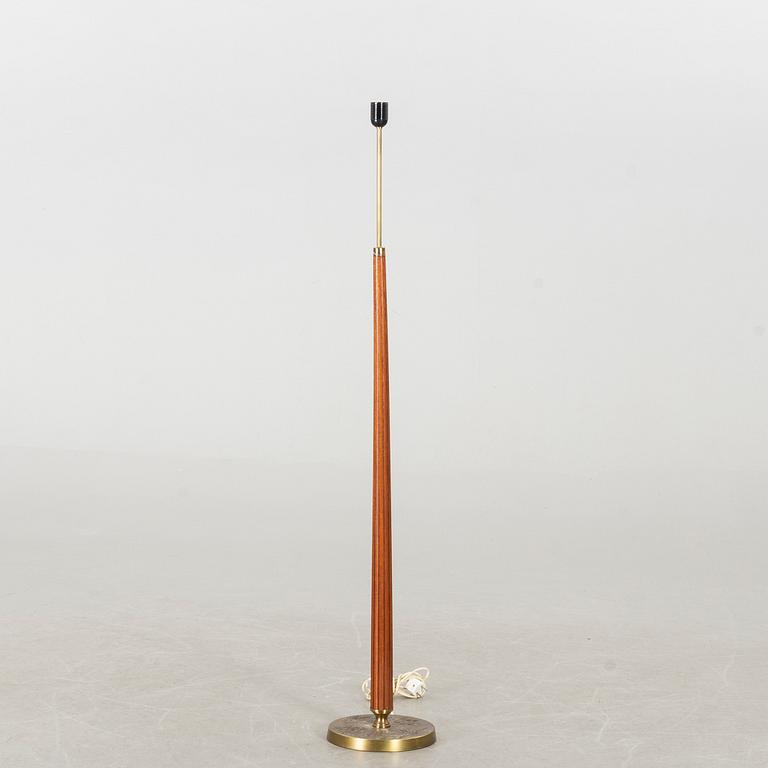 A mid 20th century floor lamp.