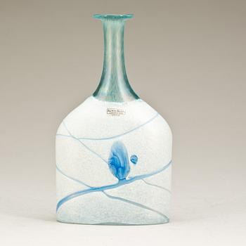 FLASKA/VAS, glas. Kosta Boda, Bertil Vallien.