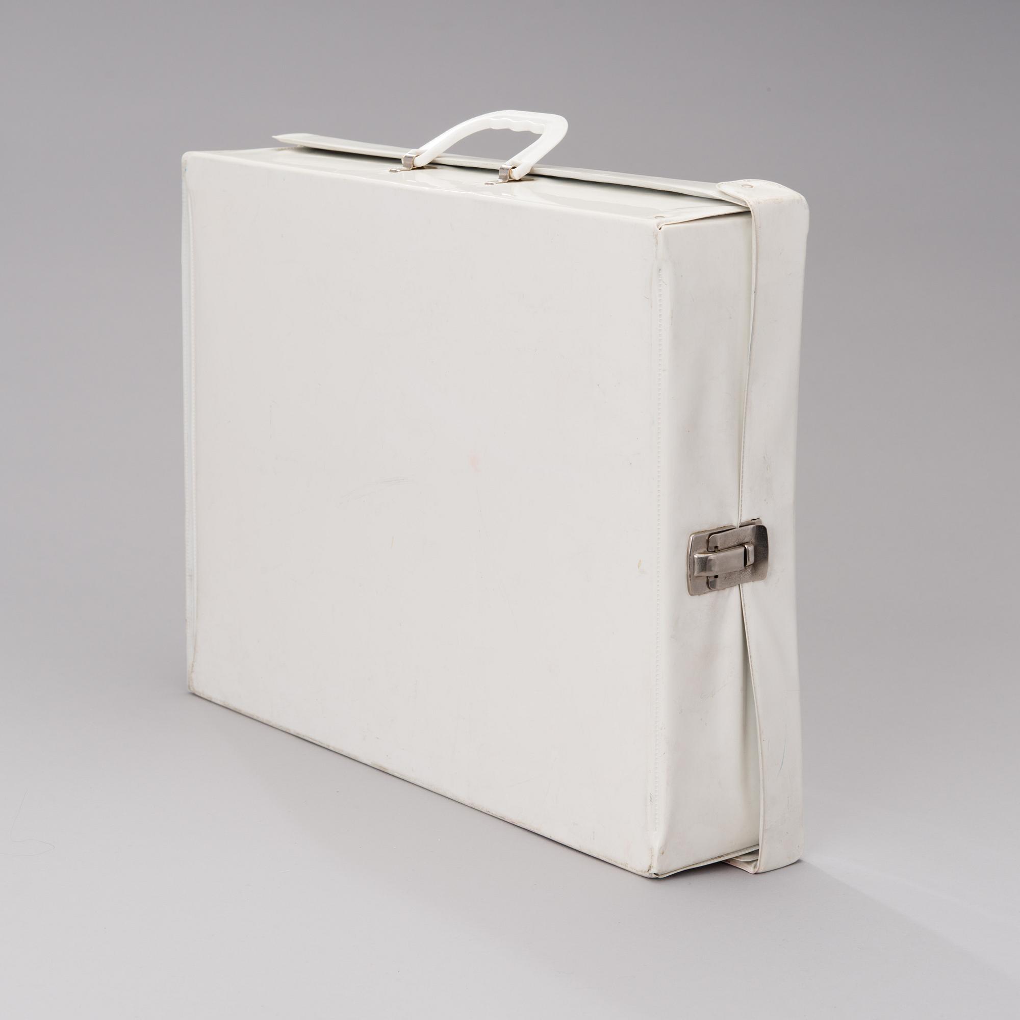 Two dolls, Barbie and Francie, with clothes and in original case, Mattel 1960s.