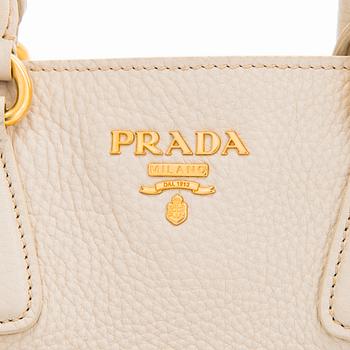 Prada, a 'Vitello Daino Tote' bag.