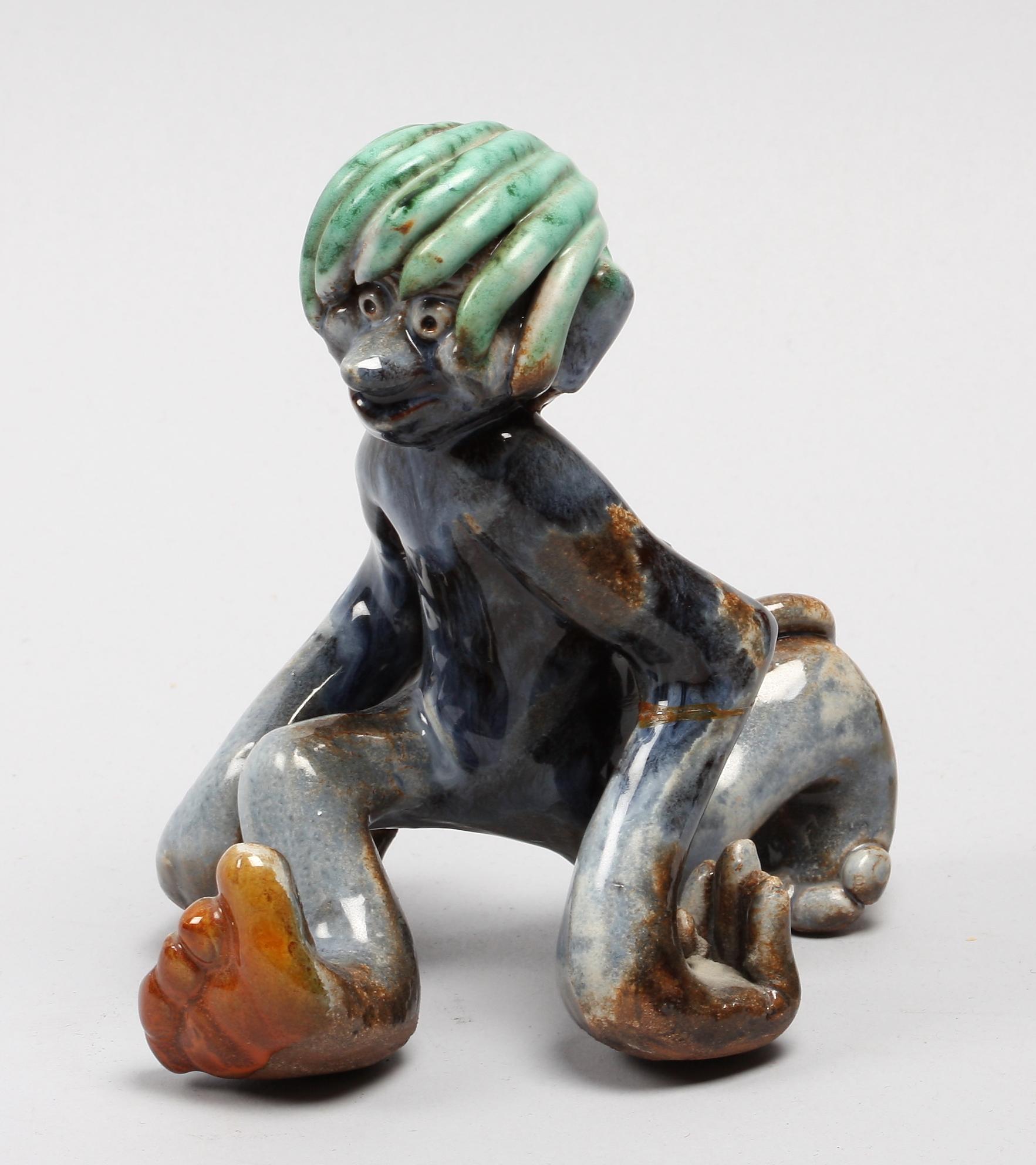 SKULPTUR, lergods. Vicke Lindstrand.