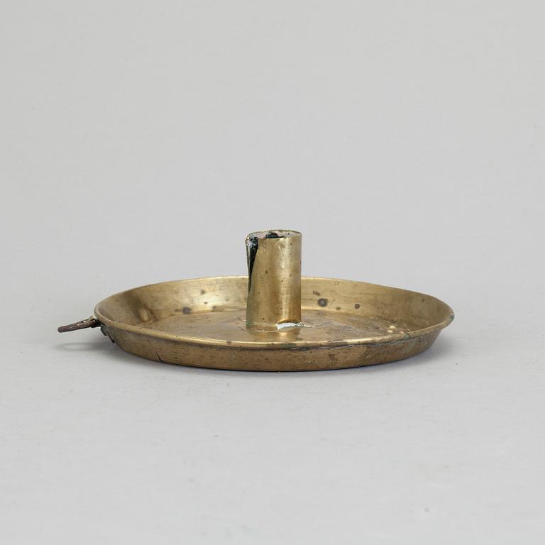 LJUSPLÅT, mässing, allmoge, 1700-tal.