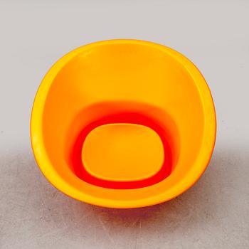 Svante Schöblom, a pair of 1970s plastic easy chairs from Overman Ab Tranås.