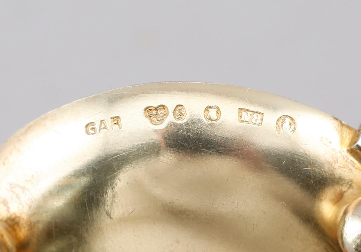 SALTKAR, 6 st med SKEDAR, 6 st, förgyllt silver, GAB, Stockholm 1939. Vikt ca 102 g.