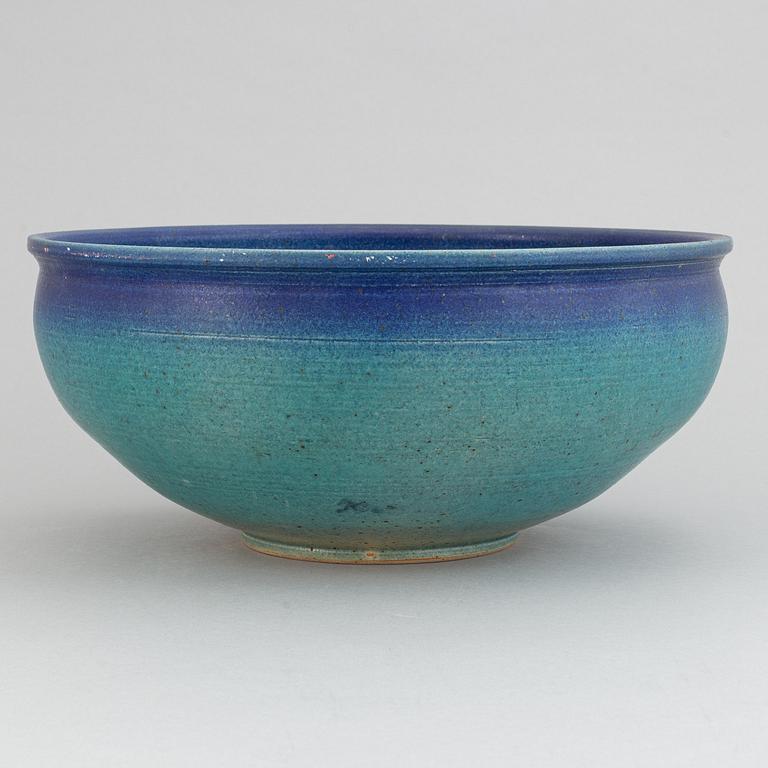 Bo Scullman, a stoneware bowl.