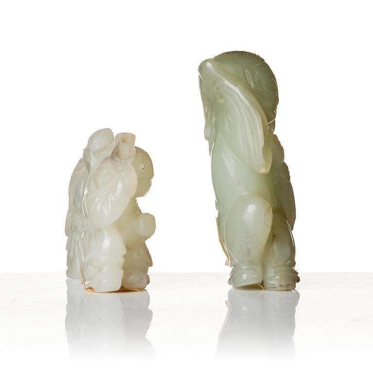 Skulpturer, två stycken, nefrit. Kina, sen Qing dynasti.