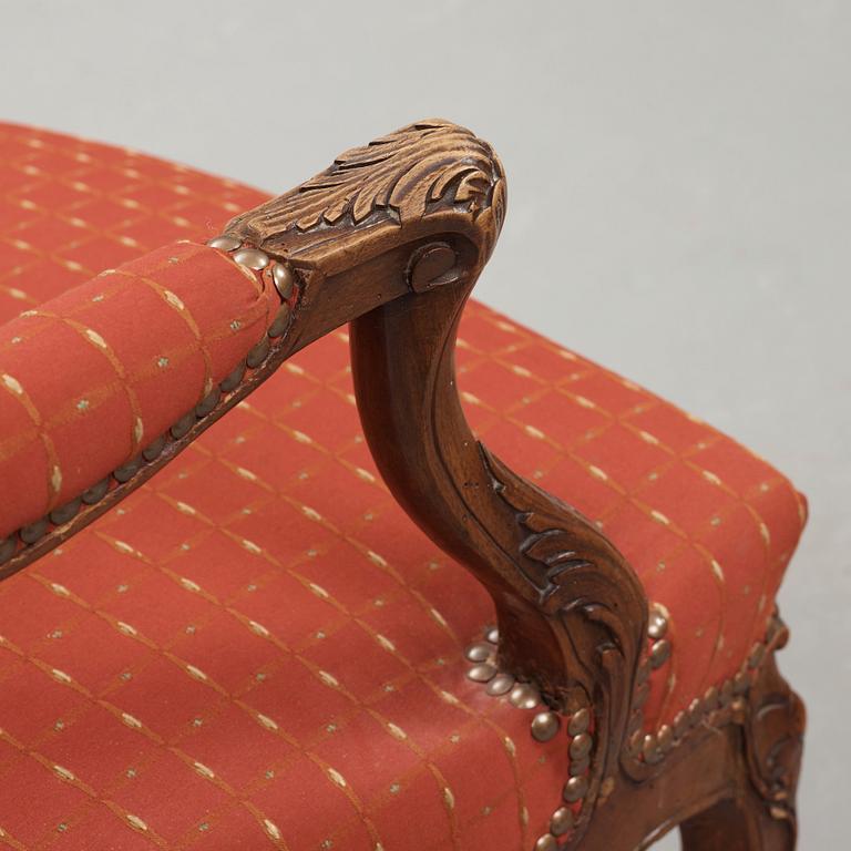 KARMSTOLAR, ett par. 1700-talets mitt Louis XV.