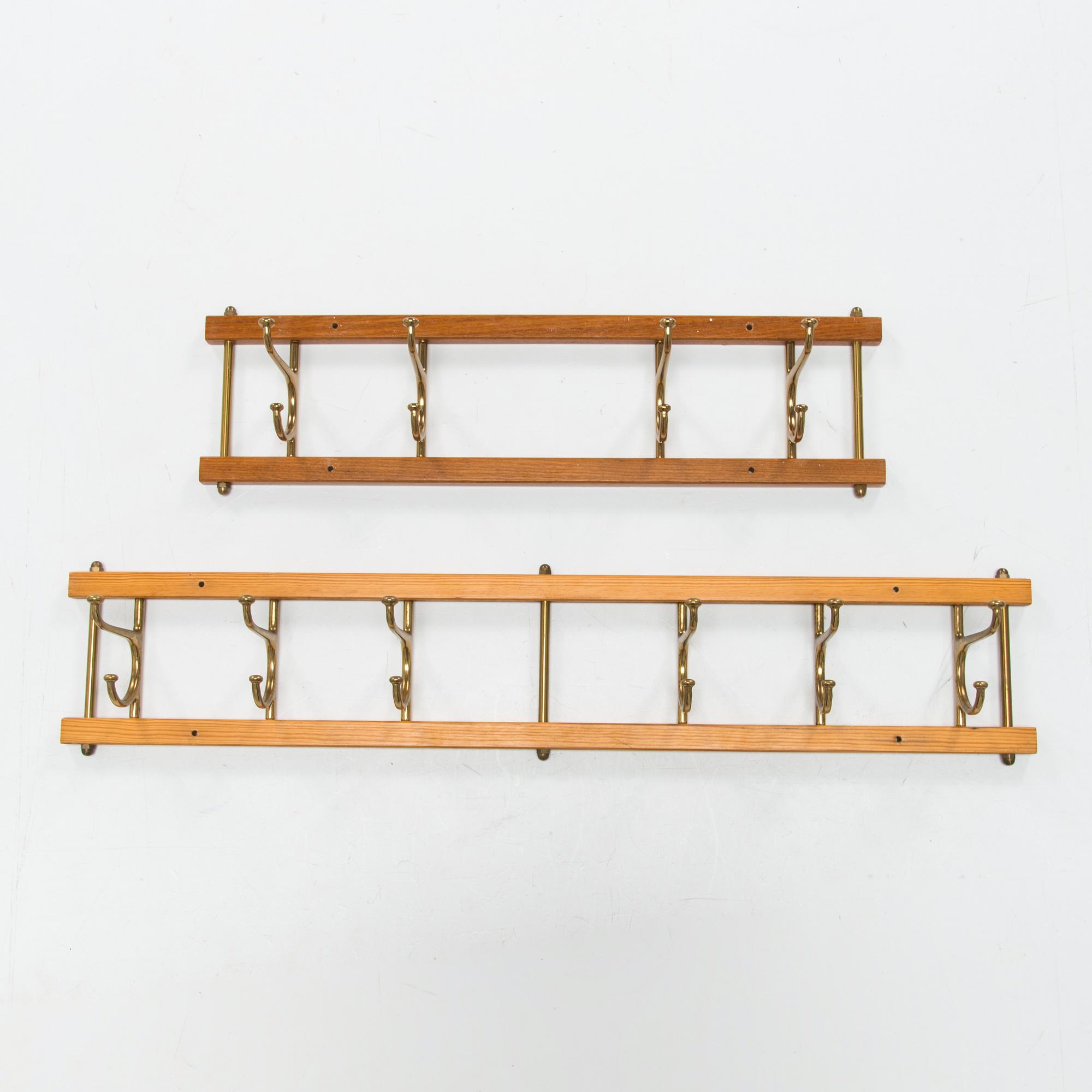 Klädhängare, 2 st, "Dekorativ", Skoglunds metallgjuteri, Anderstorp, 1900-talets mitt.