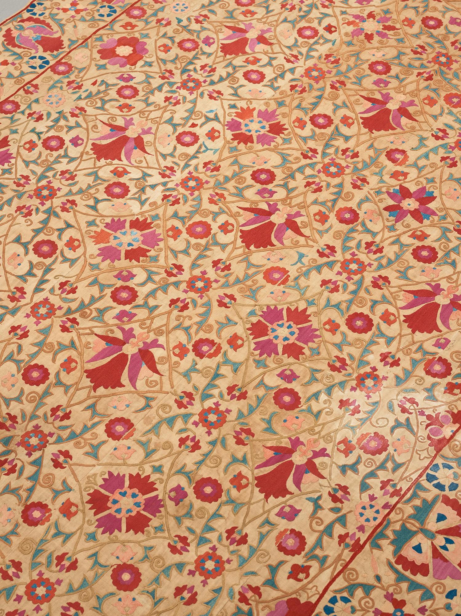 ANTIKT UZBEKISTANSKT SUZANIBRODERI, ca 230,5 x 160 cm.