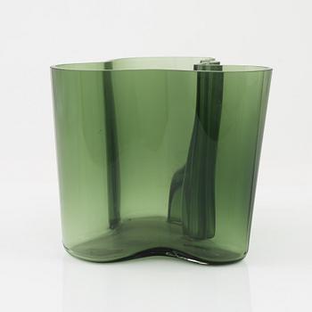 Alvar Aalto, vas, 50-års jubileumsvas, signerad A. Aalto 1936-1986 Iittala 6105/8000.