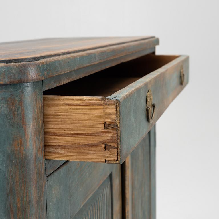 A cupboard, 19th Century.