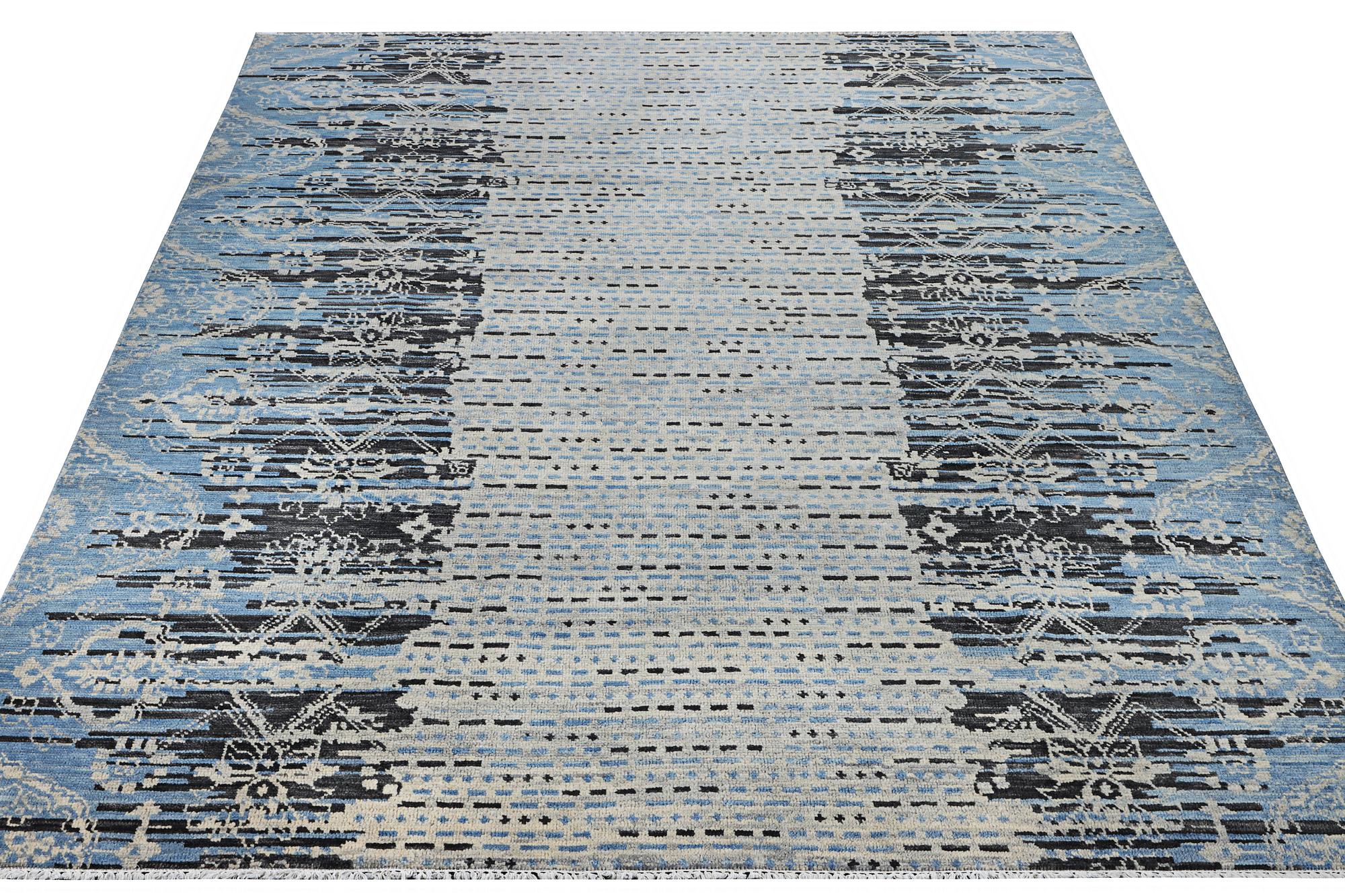 An oriental carpet, c. 302 x 244 cm.