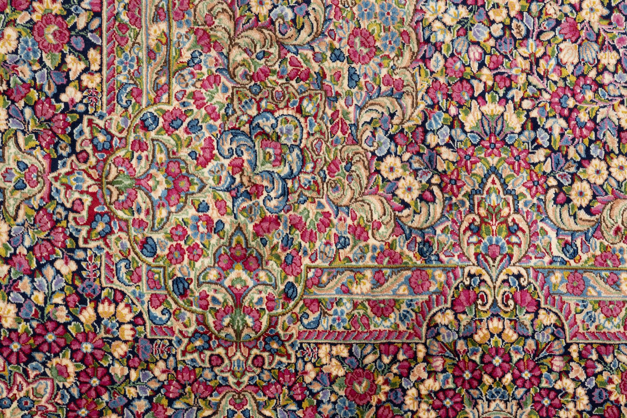 Matta, "Millefleure", Kirman, 417 x 309 cm.