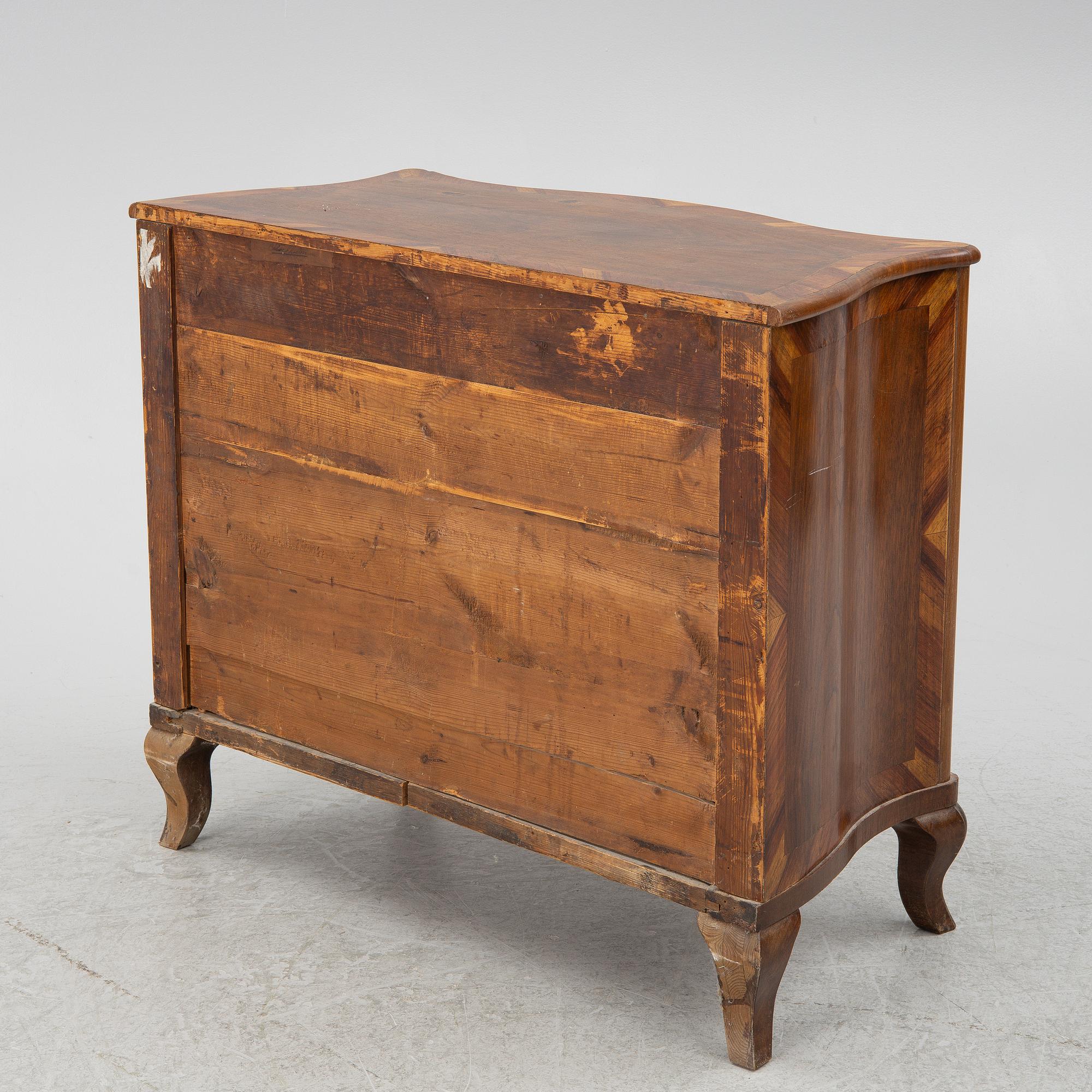 Byrå, senbarockstil, 1800-talets slut.