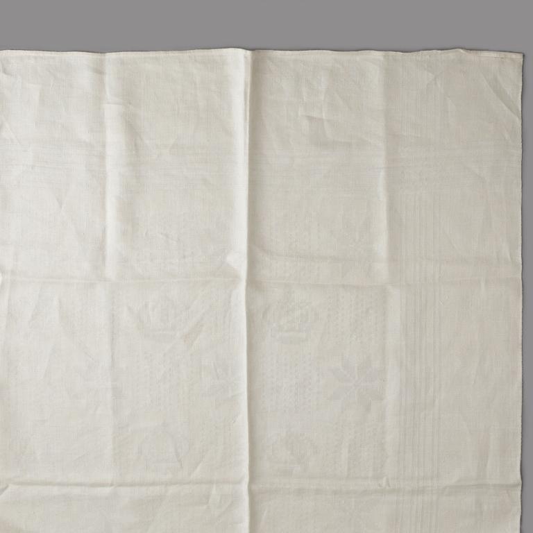 Augusta Skårman, duk, linnedamast, ca 244,5 x 155,5 cm, Gotland.