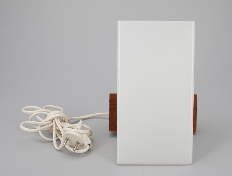 VÄGGLAMPA, akryl samt teak, design Yki Nummi, Sanka, 1900-talets mitt.