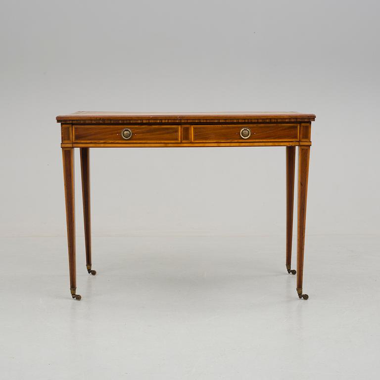 SKRIVBORD, engelsk stil, 1900-tal.