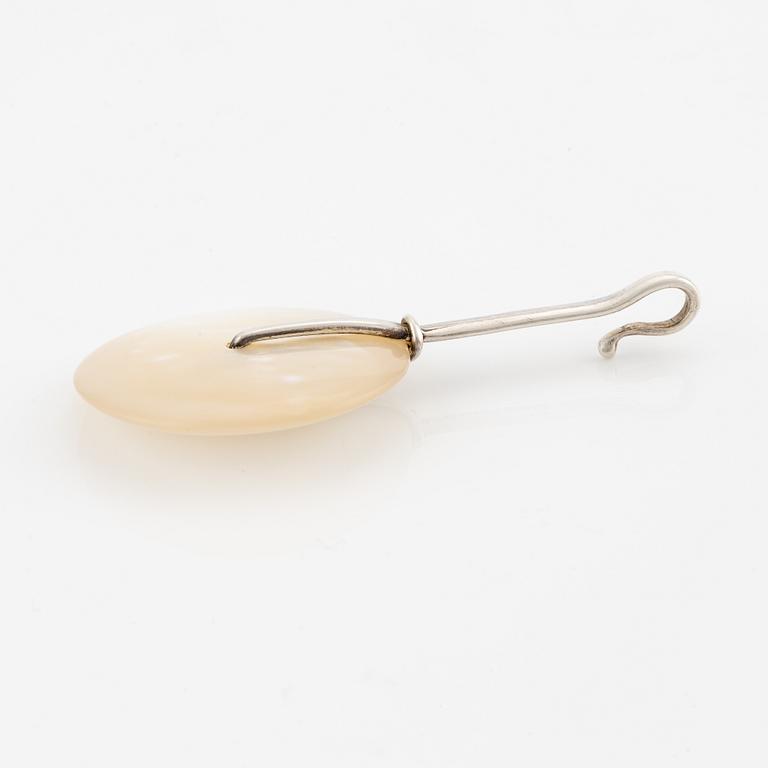 Vivianna Torun Bülow-Hübe, a pendant, sterling silver and mother-of-pearl, Jakarta Indonesia.