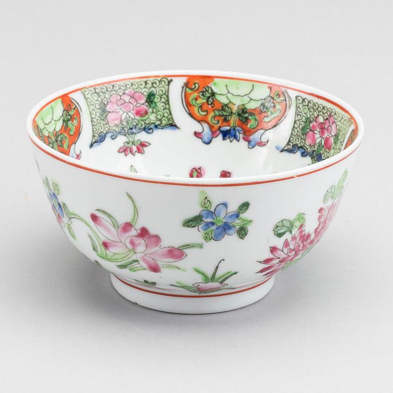 A CHINESE 20TH CENTURY BOWL.