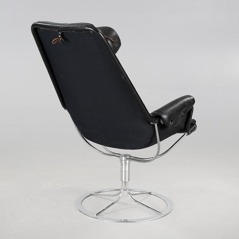 A "Jetson" chair, designed by 5Bruno Mathsson dfor Dux, made around year 2000.