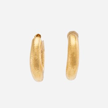 Ole Lynggaard, earrings a pair "Love Collection" 18K gold, design Charlotte Lynggaard.