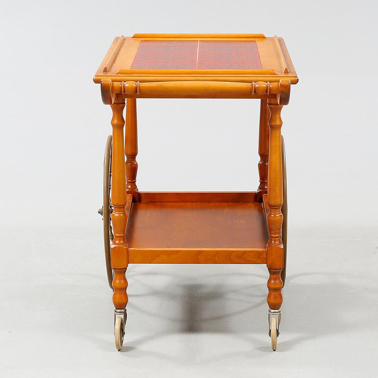 A tea trolley, 1970s.