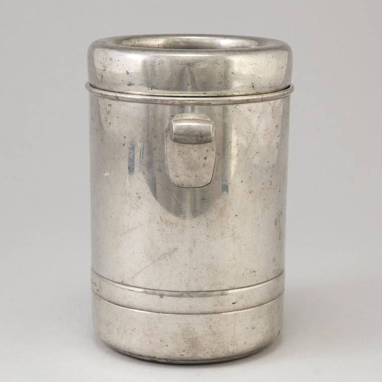 A mid 20th century plate champagne cooler.