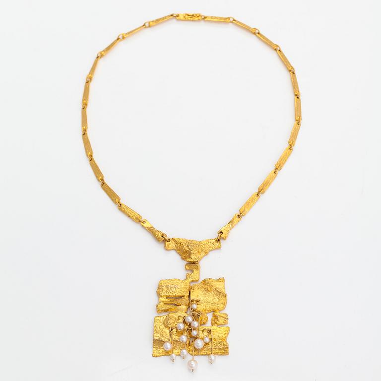 Björn Weckström, An 18Kgold necklace "Flowering wall" with cultured pearls. Lapponia 1967.