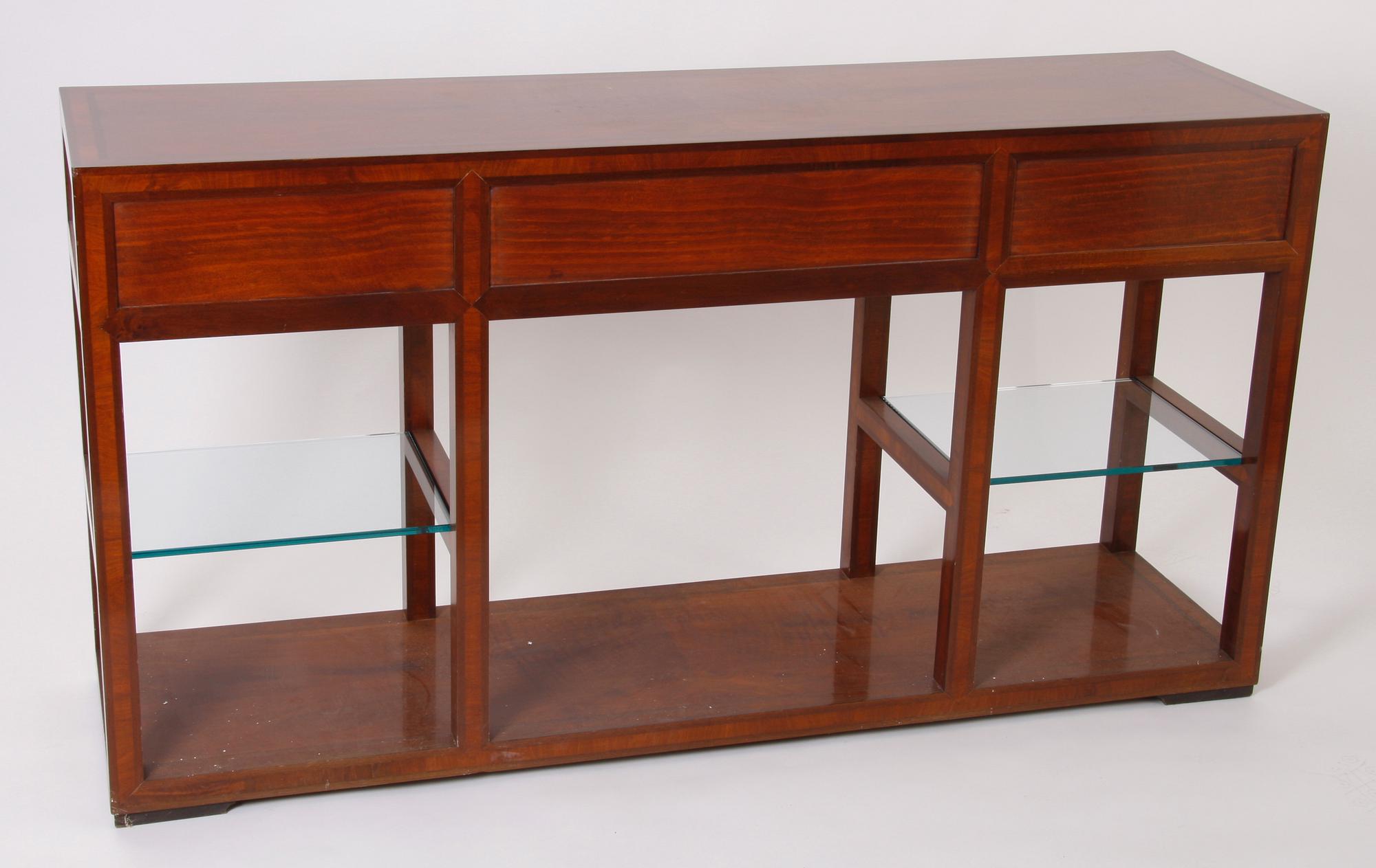 SIDEBOARD, 1900-tal.