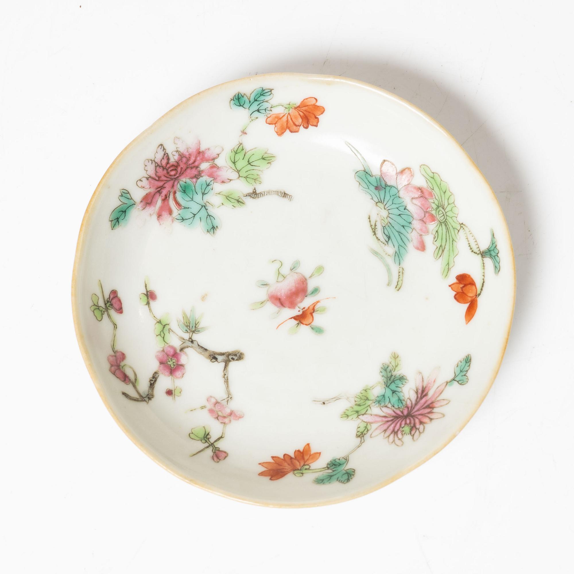 Three Chinese famille rose porcelain dishes, late Qing dynasty / around 1900.