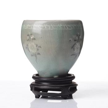 SKÅL, keramik. Korea, Koryo, 1300-tal.