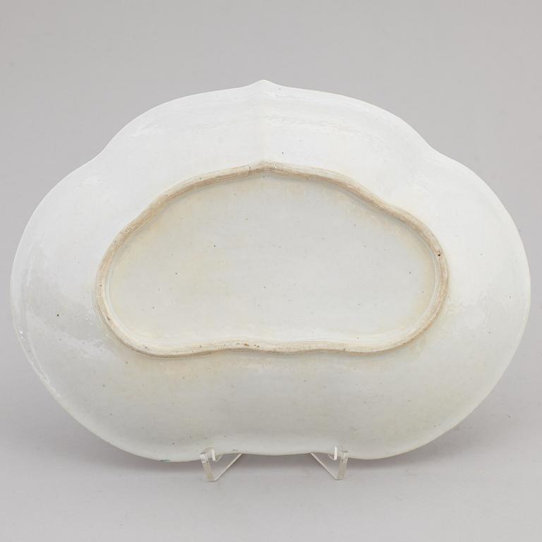 A group of three famille rose dish, jug and jar with cover, Qing dynasty, late 19th century.