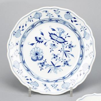 SERVISDELAR, porslin, ca 37 + 11 delar, Meissen, Tyskland 1900-tal.