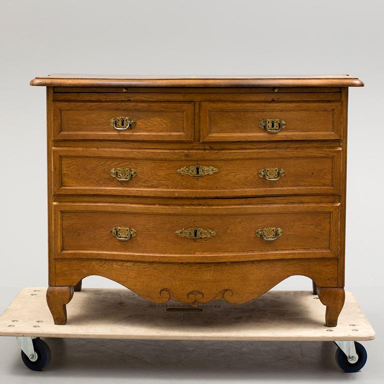 A late baroque chest of drawers.