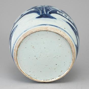 A blue and white jar, Qing dynasty, 19th century.
