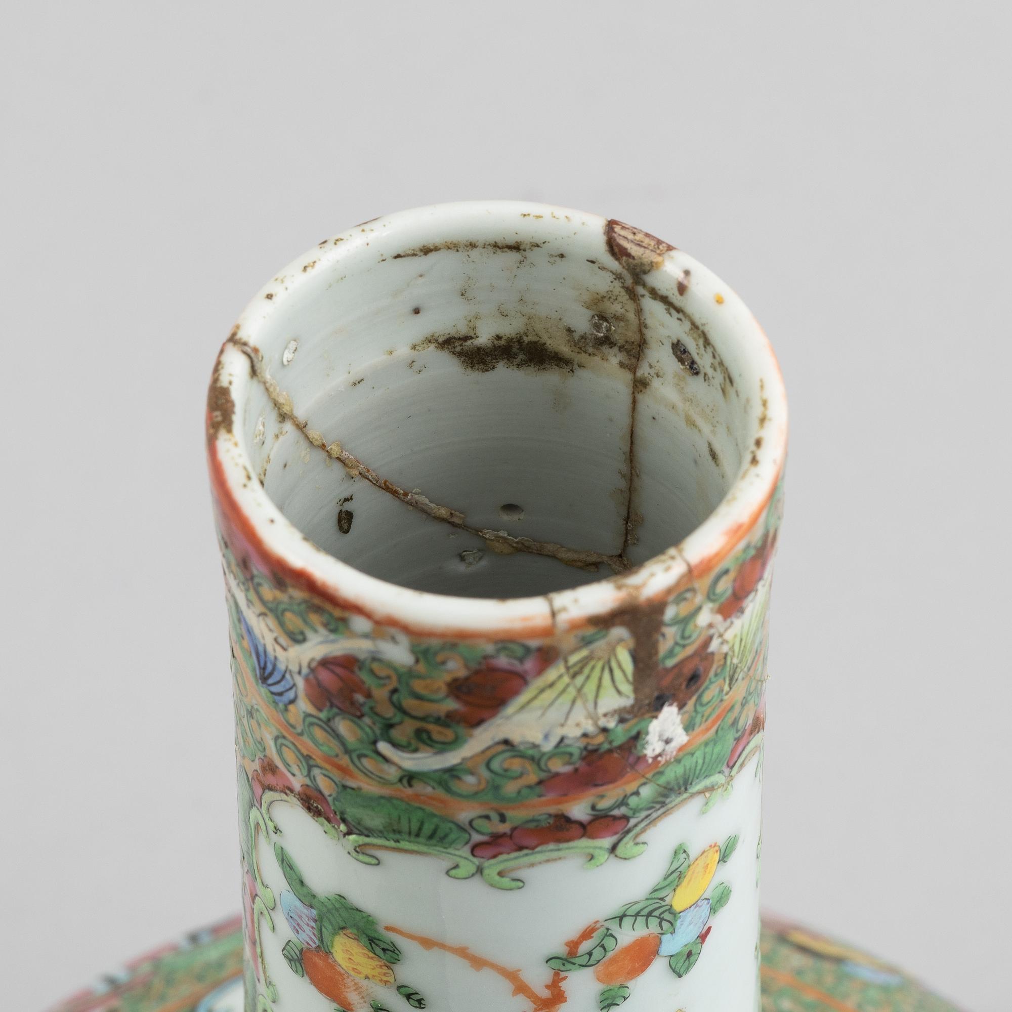 A porcelain vase, Canton, China, 19th century.