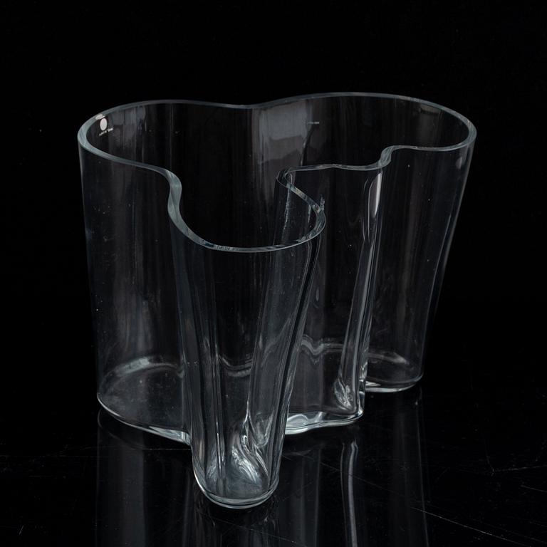 Alvar Aalto a "Savoy" mould blown glass vase, Iittala, Finland probably late 1960's.