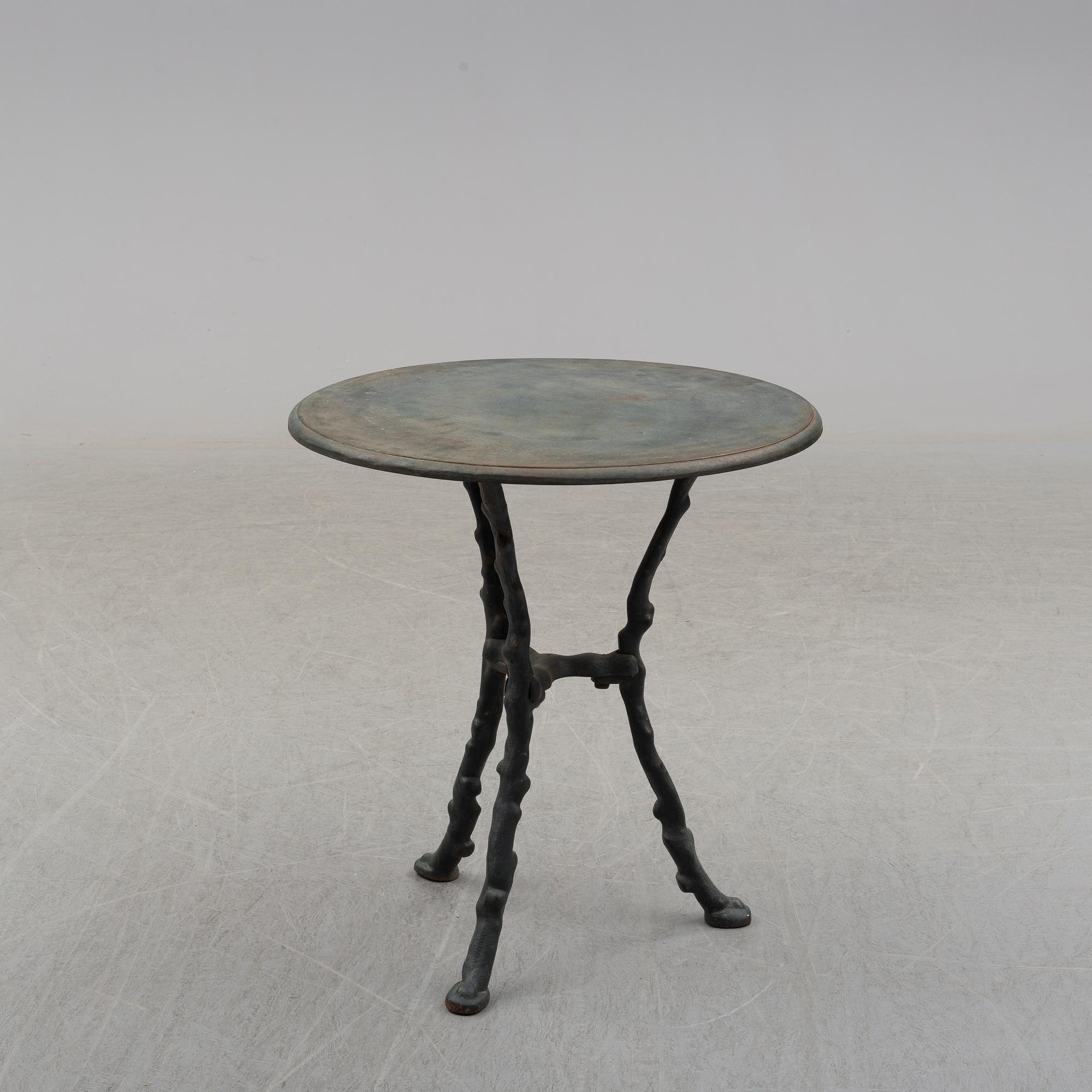 TRÄDGÅRDSBORD, gjutjärn, 1900-talets första hälft.