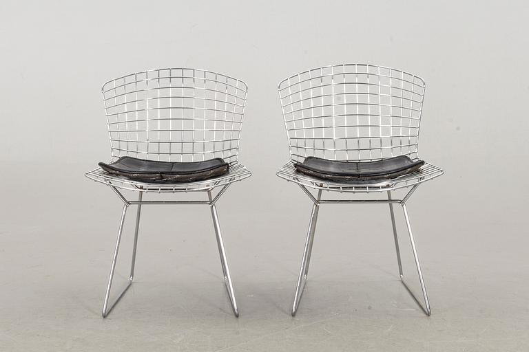 A PAIR OF HARRY BERTOIA "SIDE CHAIR", Knoll International.