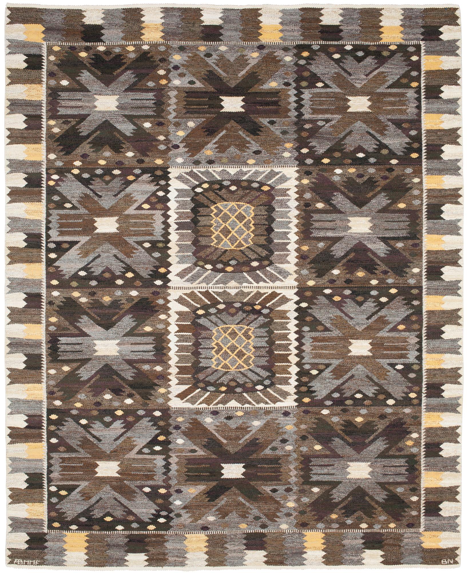 MATTA. "Nejlikan gråsvart". Gobelängteknik. 272,5 x 219,5 cm. Signerad AB MMF BN.